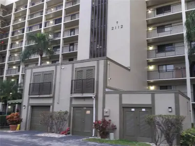 2112 S Cypress Bend Drive 207, Pompano Beach – sold