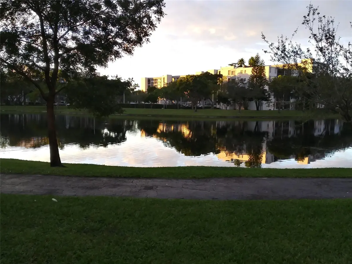 Photo 4 at 2112 S Cypress Bend Drive 207, Pompano Beach