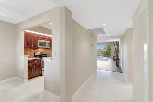Photo 5 at 1603 Abaco Drive G4, Coconut Creek