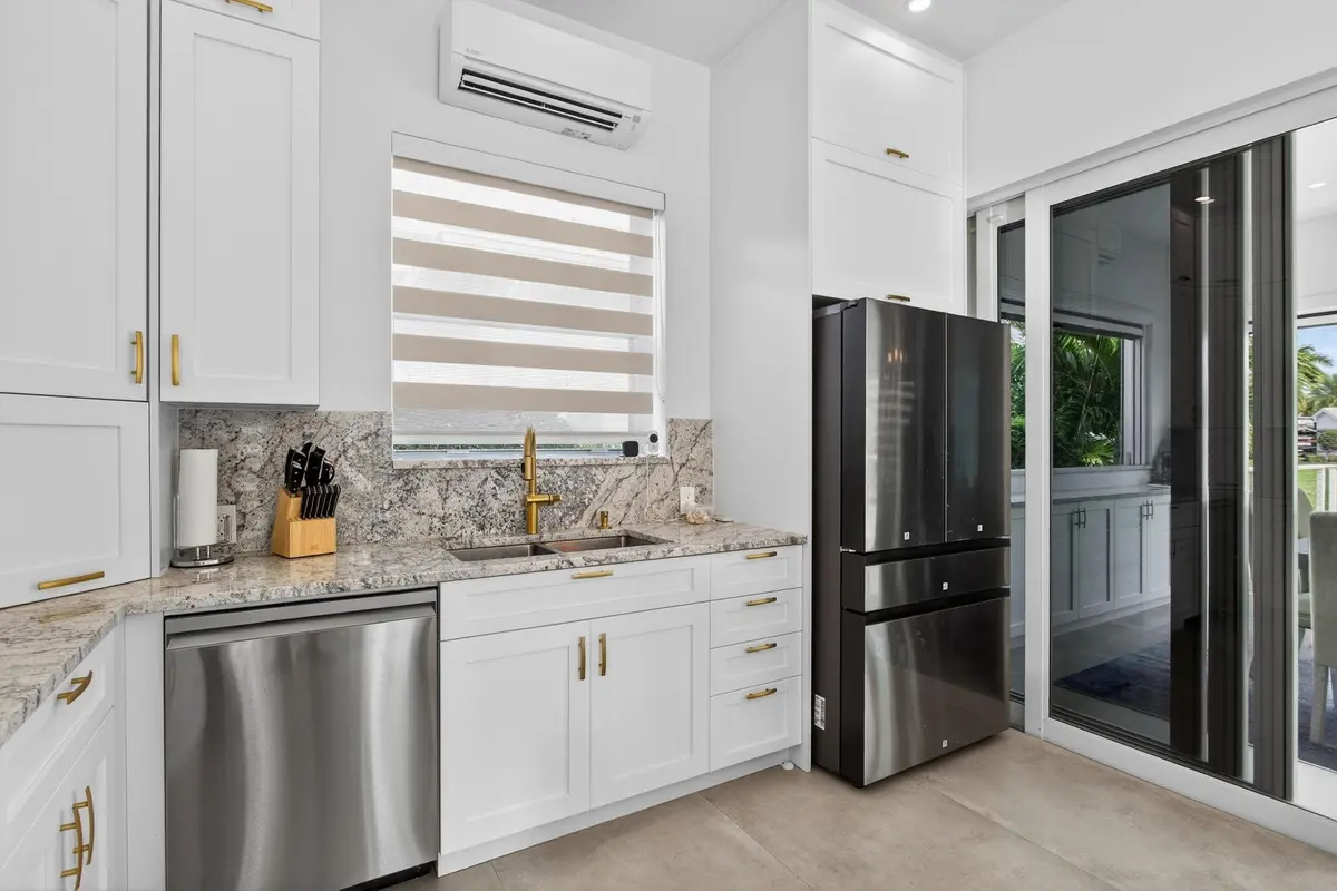 Photo 5 at 633 N Cortez Drive 633, Margate