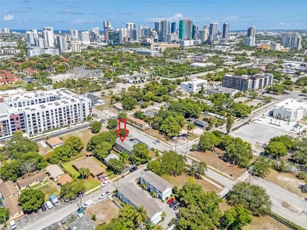 Photo 3 at 751 NW 5th Street, Fort Lauderdale