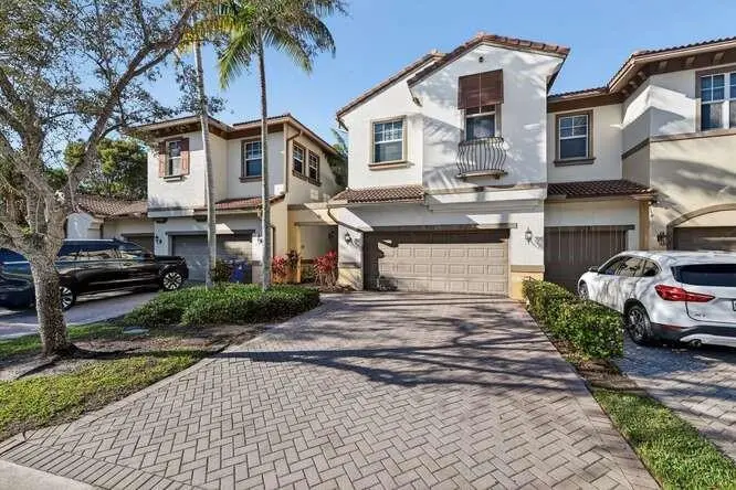 Photo 1 at 5926 NW 117th Drive 9B, Coral Springs