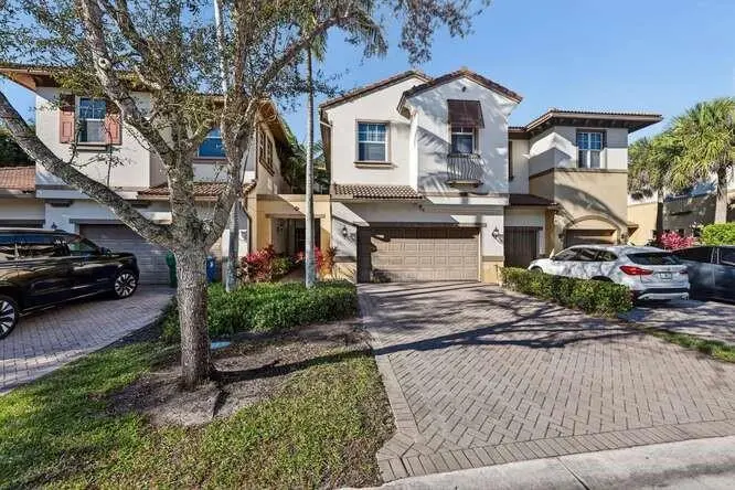 Photo 2 at 5926 NW 117th Drive 9B, Coral Springs