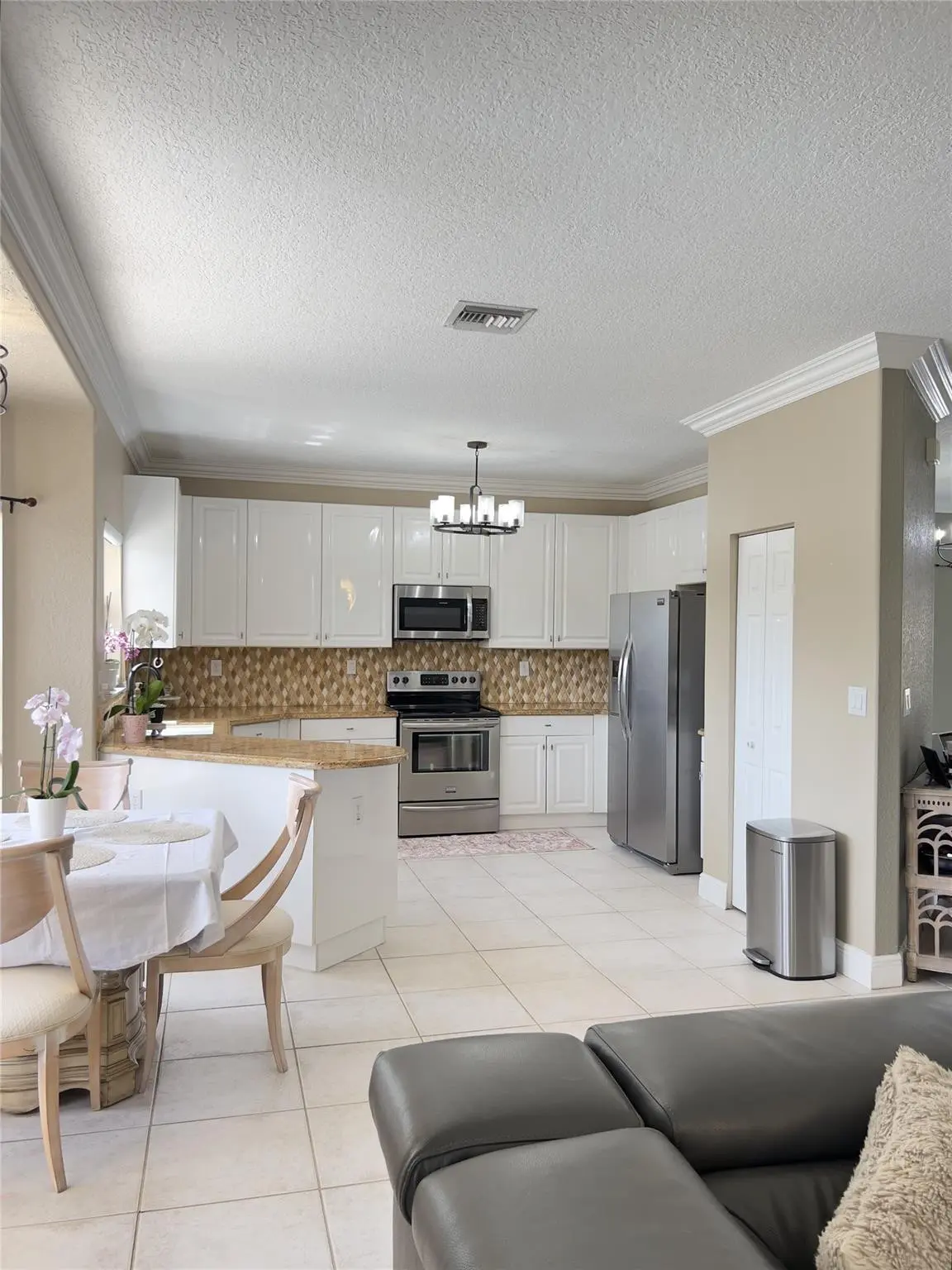 Kitchen at 1423 SW 158th Avenue, Pembroke Pines