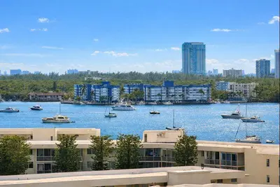 18031 Biscayne Boulevard 1104, Aventura – sold