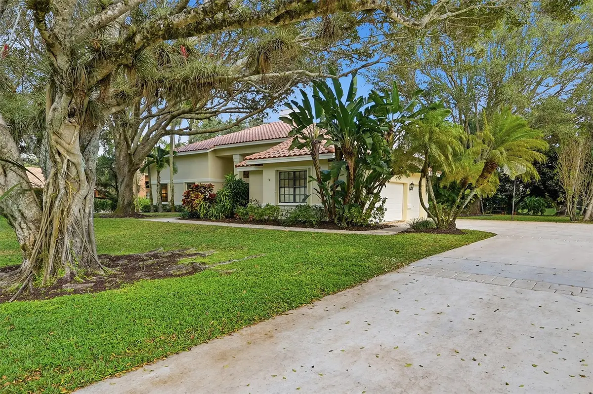 Front of home at 7720 W Upper Ridge Drive, Parkland