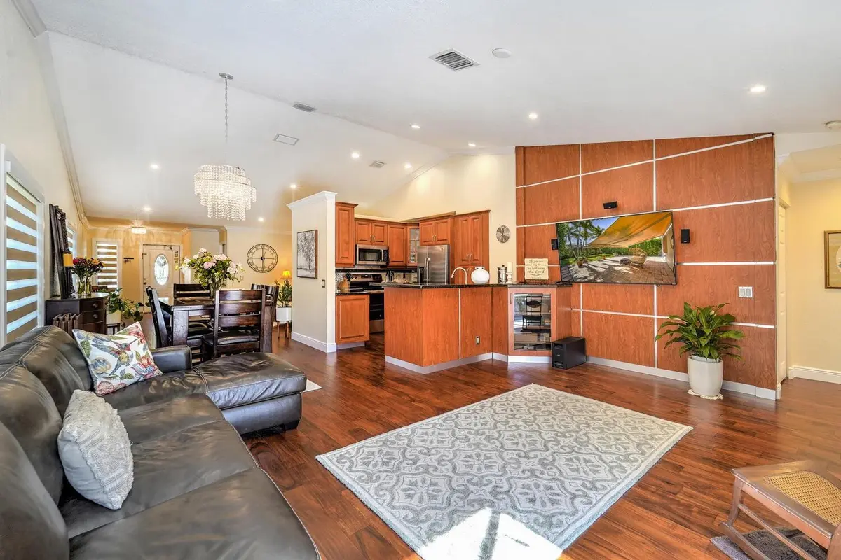 Photo 4 at 1433 Sabal Trail, Weston