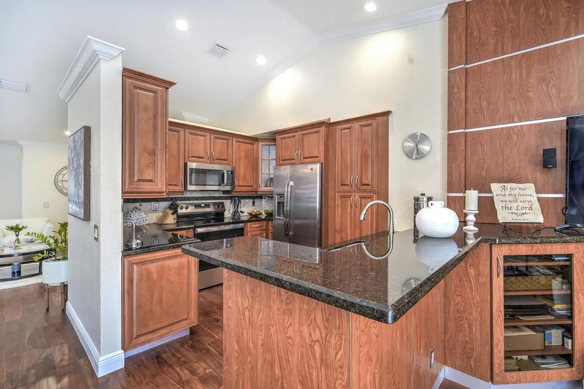 Photo 7 at 1433 Sabal Trail, Weston