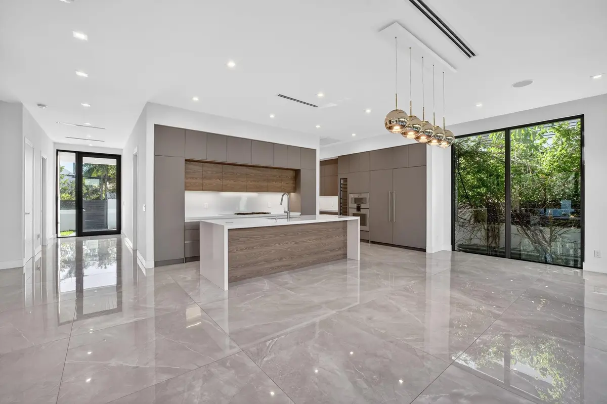 Photo 3 at 1225 NE 4th Street, Fort Lauderdale