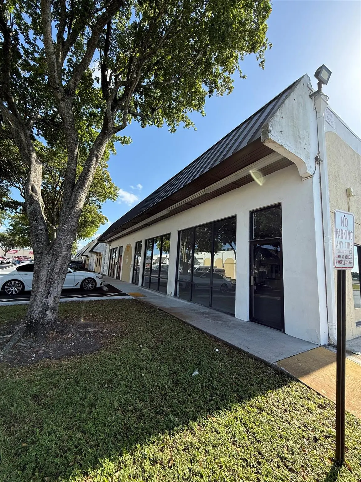 Photo 2 at 5853 SW 21st Street, West Park