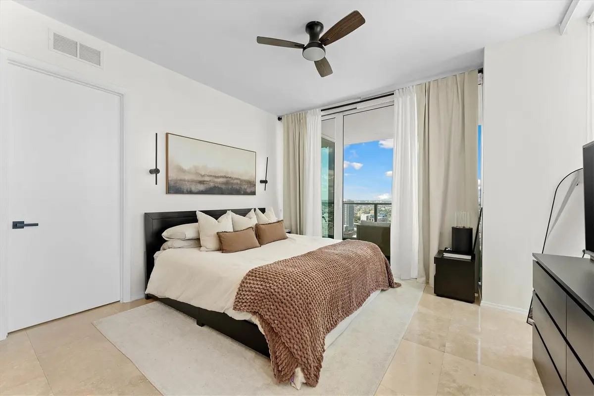 Photo 2 at 1040 Biscayne Boulevard 3906, Miami