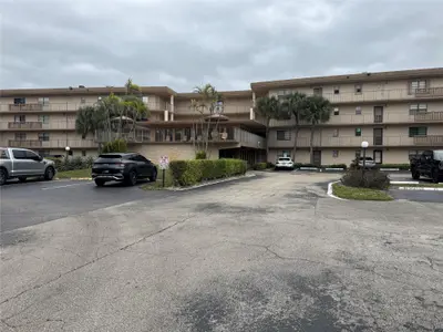 9300 SW 8th Street 215, Boca Raton – sold
