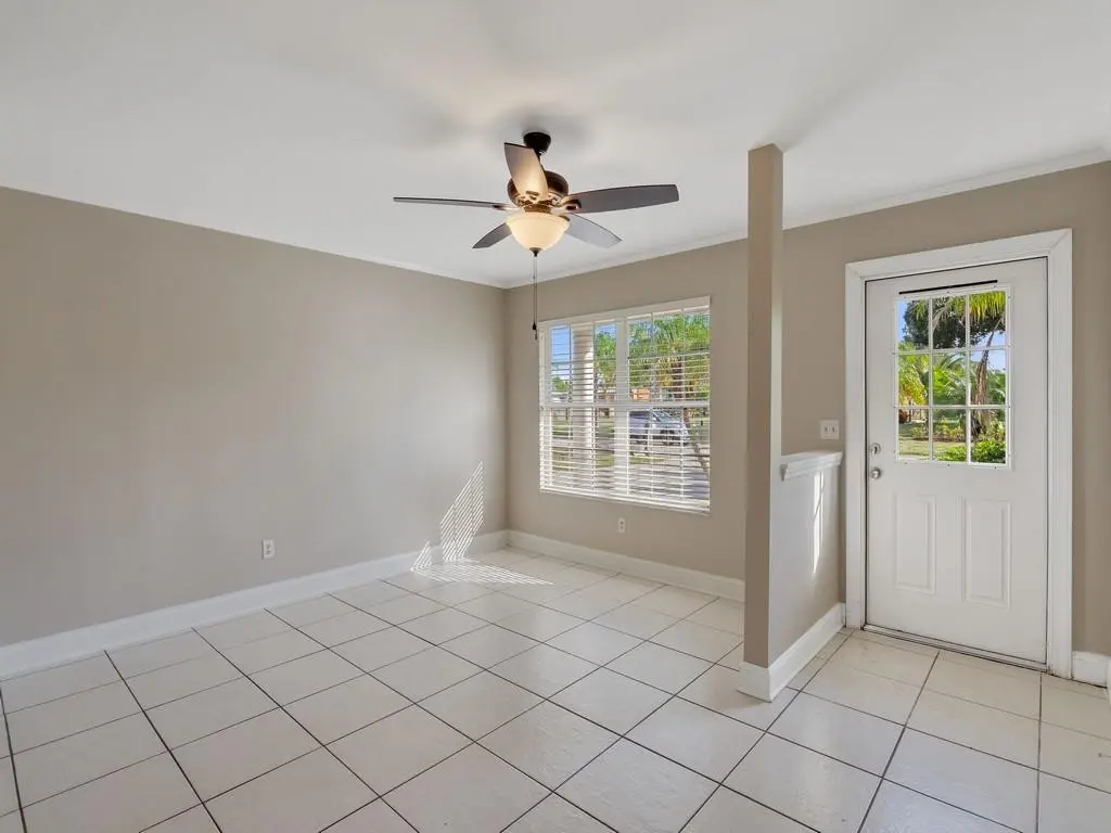 Photo 4 at 2375 16th Avenue, Vero Beach