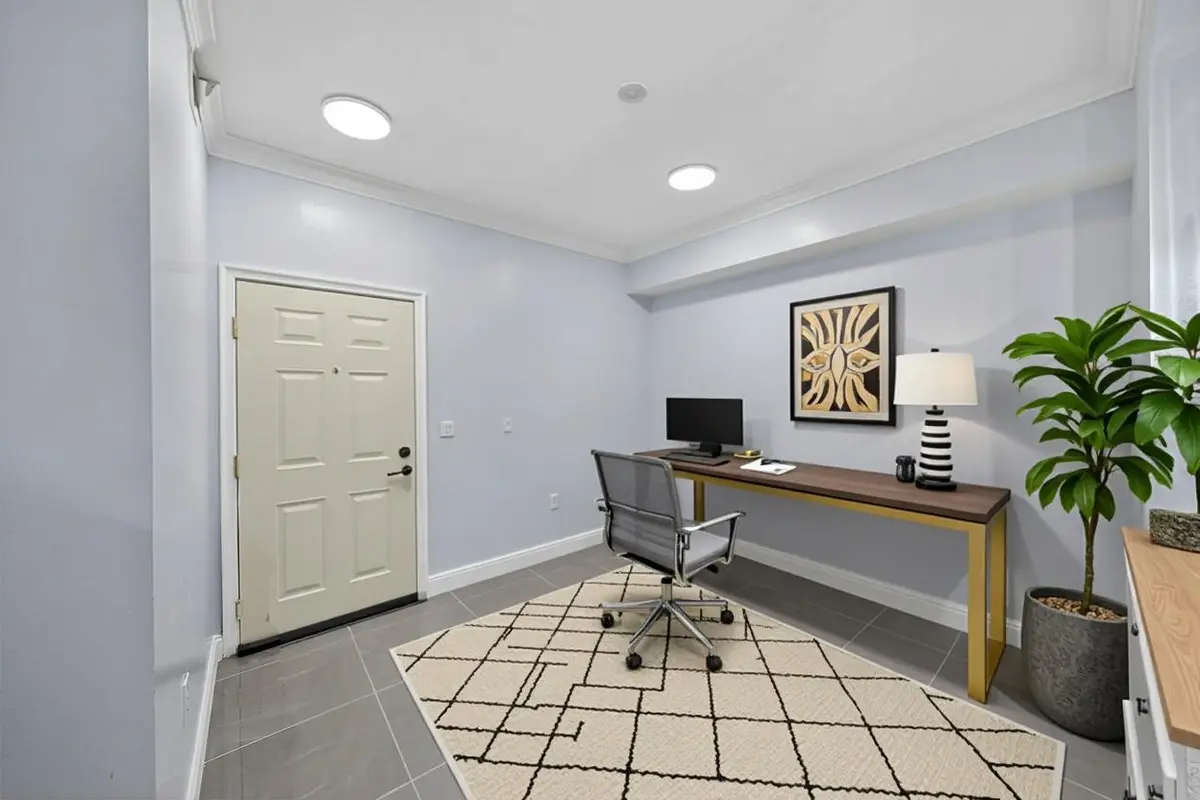 Virtually Staged at 533 NE 3rd Avenue 221, Fort Lauderdale