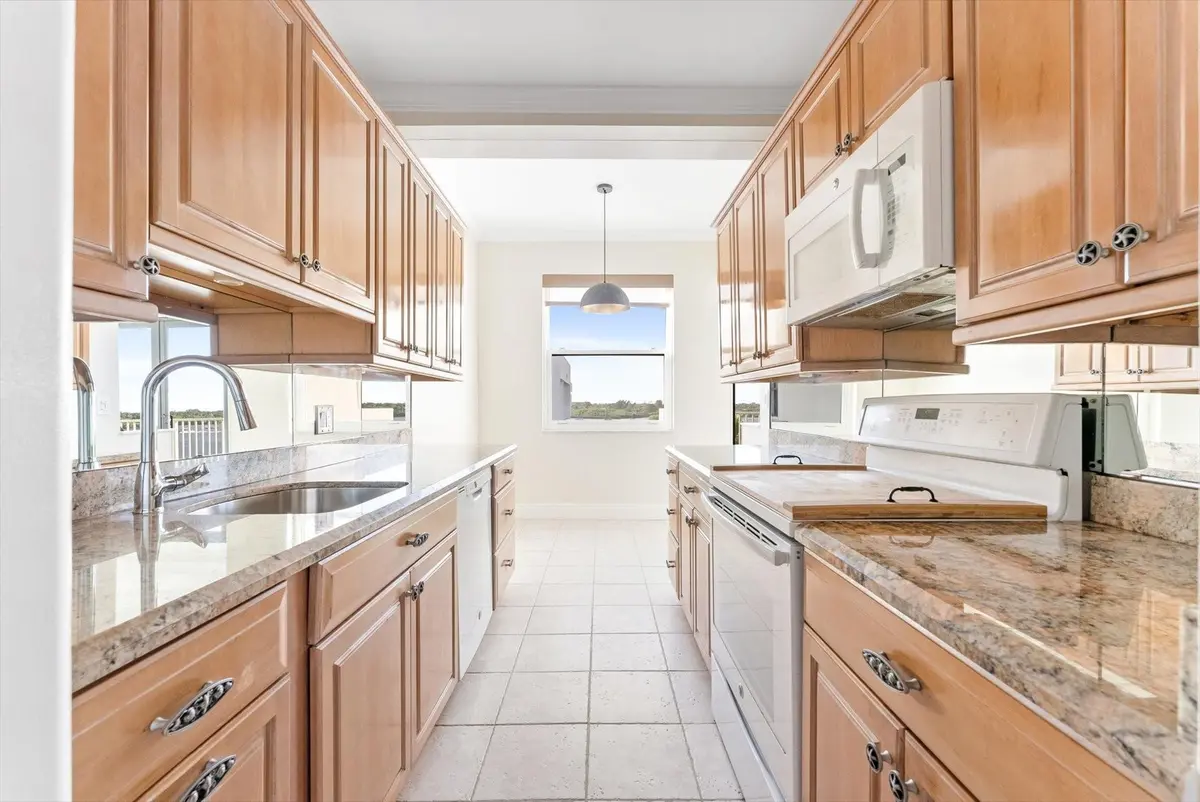 Photo 7 at 2860 S Ocean Boulevard 601, Palm Beach