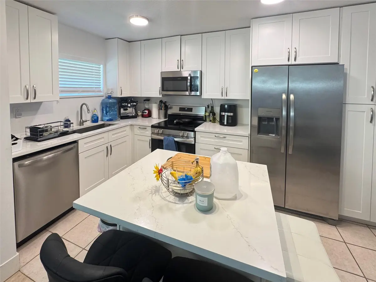 Photo 4 at 151 SW 15th Street, Pompano Beach