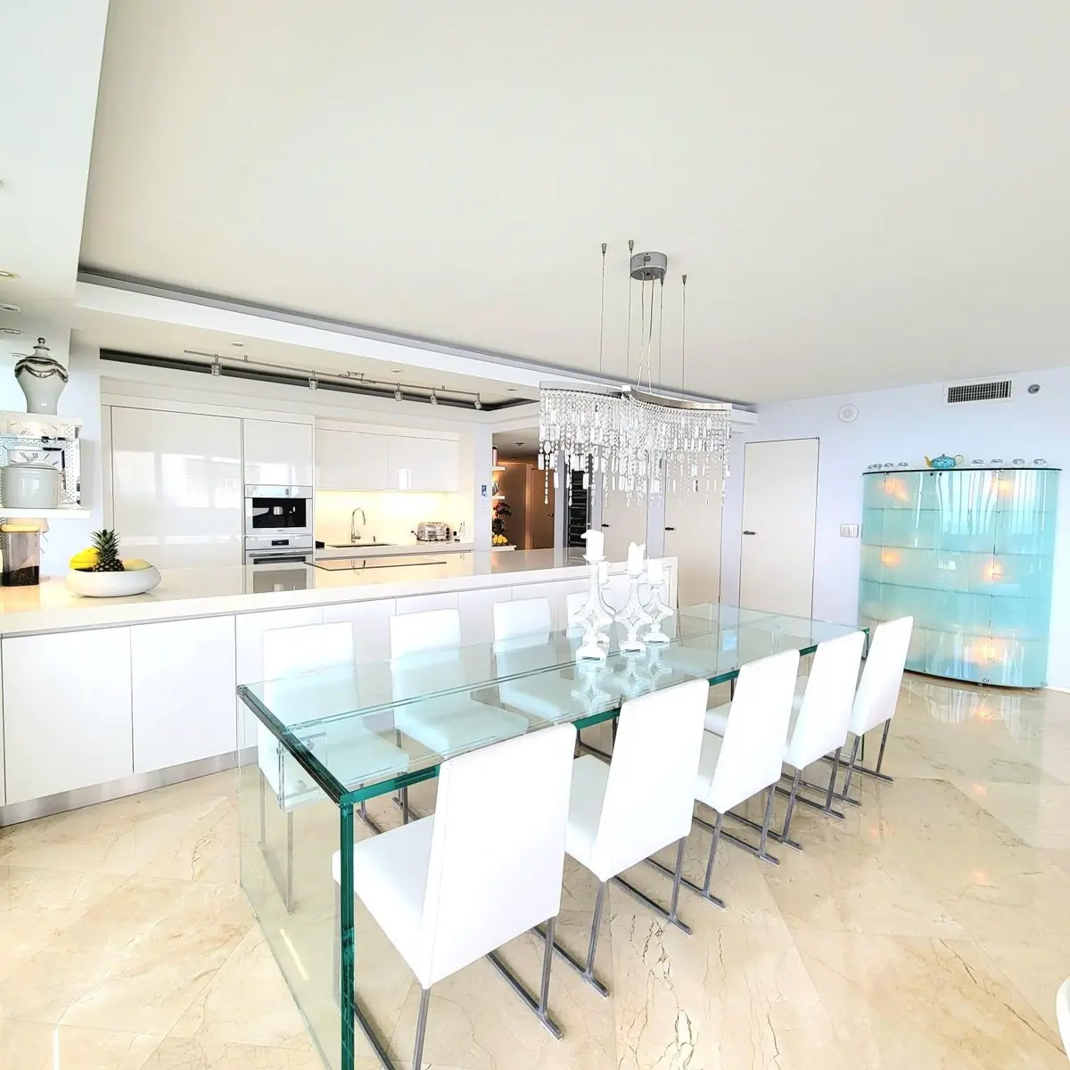 Dining at 1830 S Ocean Drive PH5101, Hallandale Beach