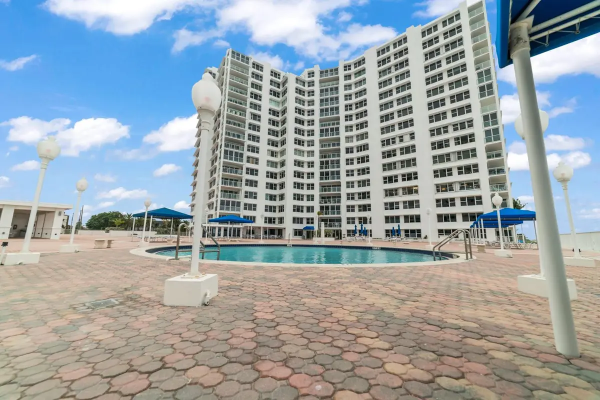 Photo 5 at 3900 N Ocean Drive 3F, Lauderdale-By-The-Sea