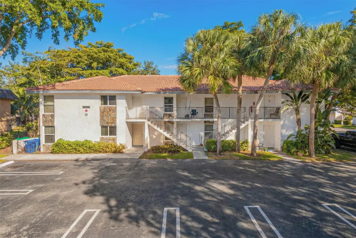 Photo 2 at 10201 NW 35th Street, Coral Springs