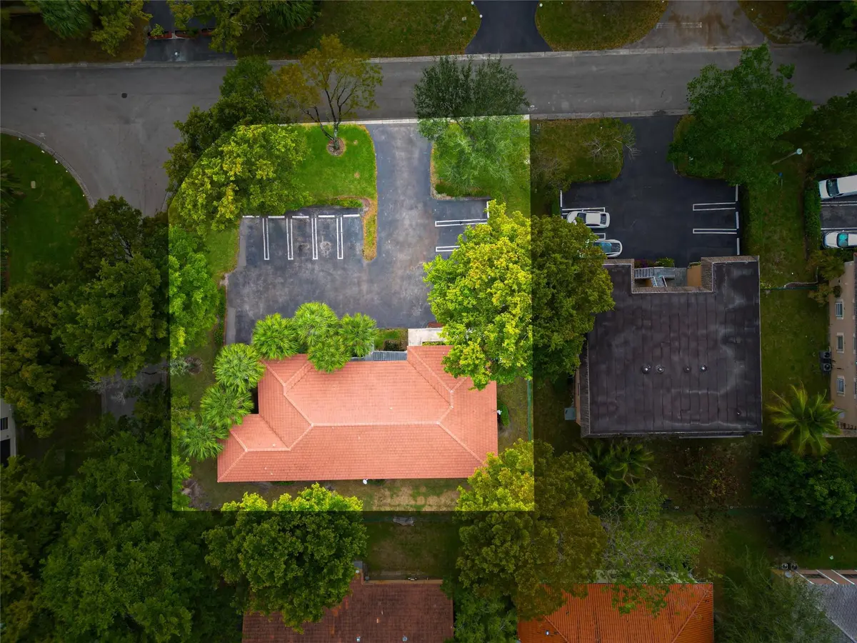 Photo 4 at 10201 NW 35th Street, Coral Springs