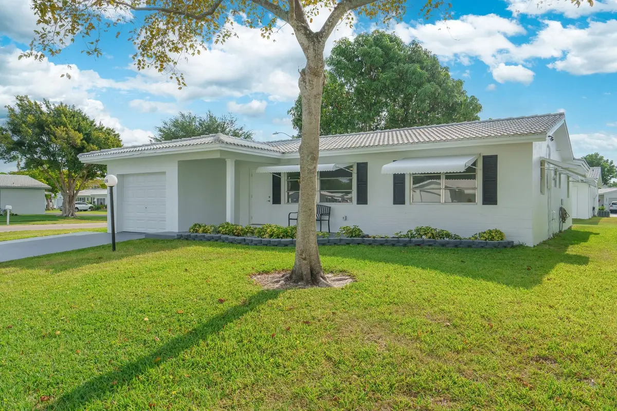 Photo 1 at 1620 NW 87th Terrace, Plantation