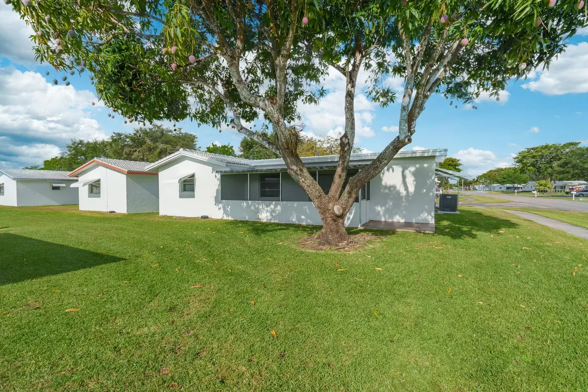 Photo 6 at 1620 NW 87th Terrace, Plantation