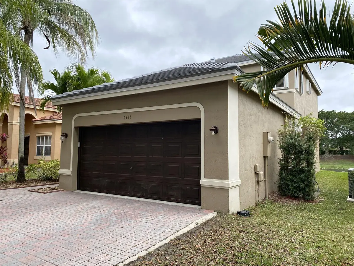 Photo 5 at 4375 Foxtail Lane, Weston