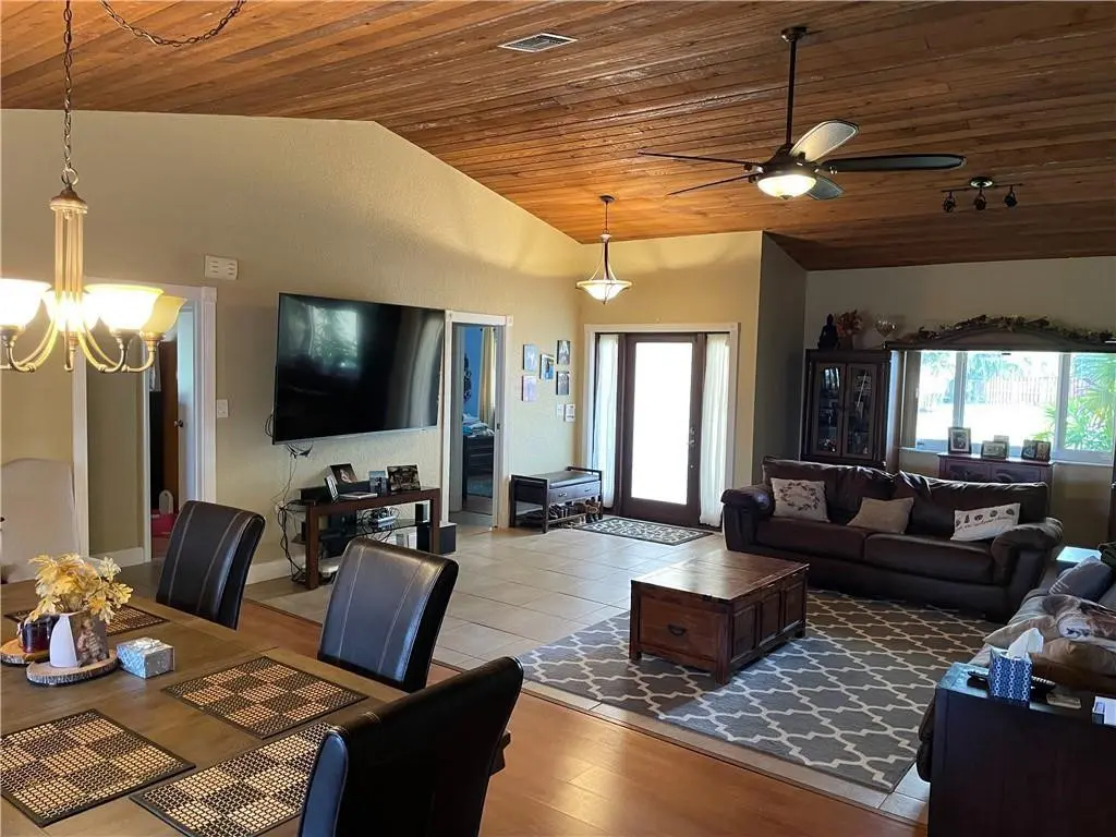 Photo 5 at 8581 27th Place, Davie
