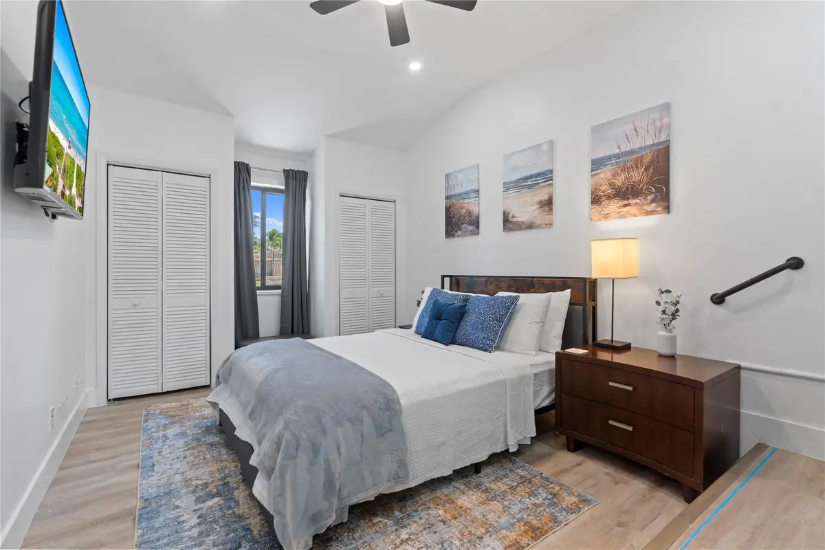 Photo 4 at 719 NE 36th Street, Oakland Park