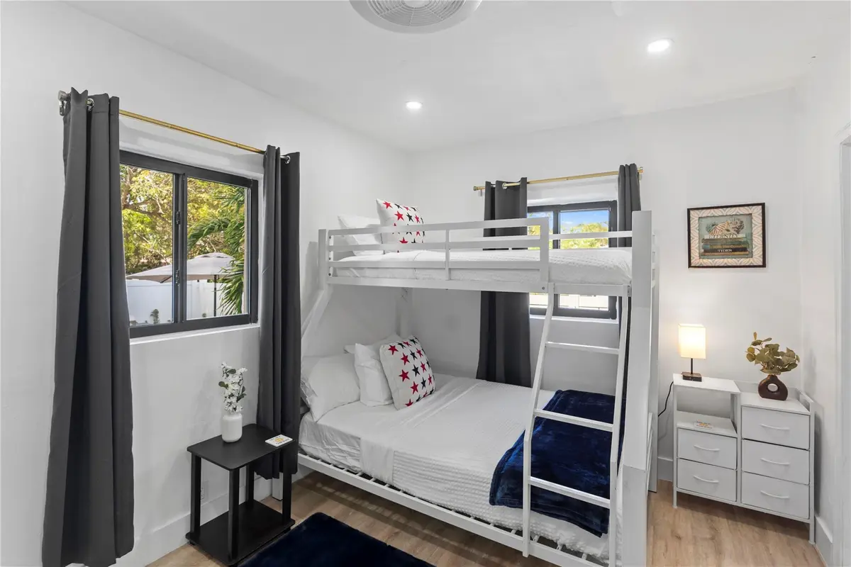 Photo 6 at 719 NE 36th Street, Oakland Park