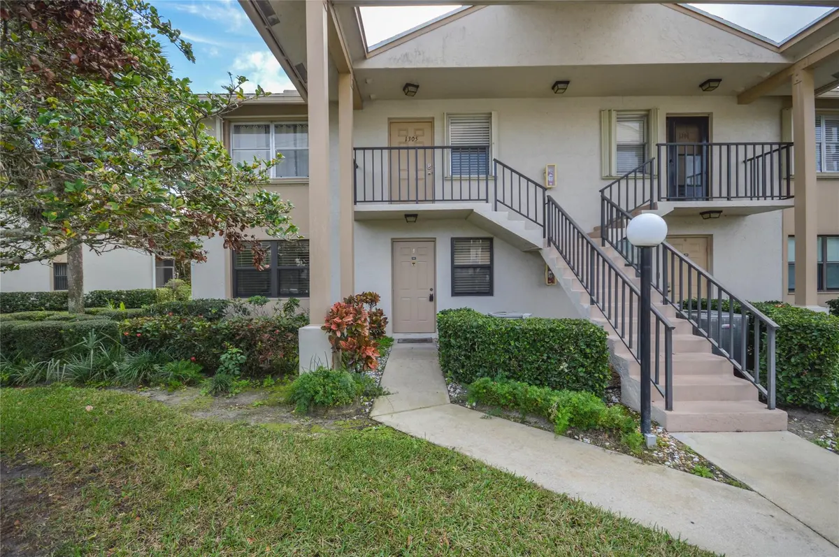 Photo 2 at 3151 SE Aster Lane 1301, Stuart