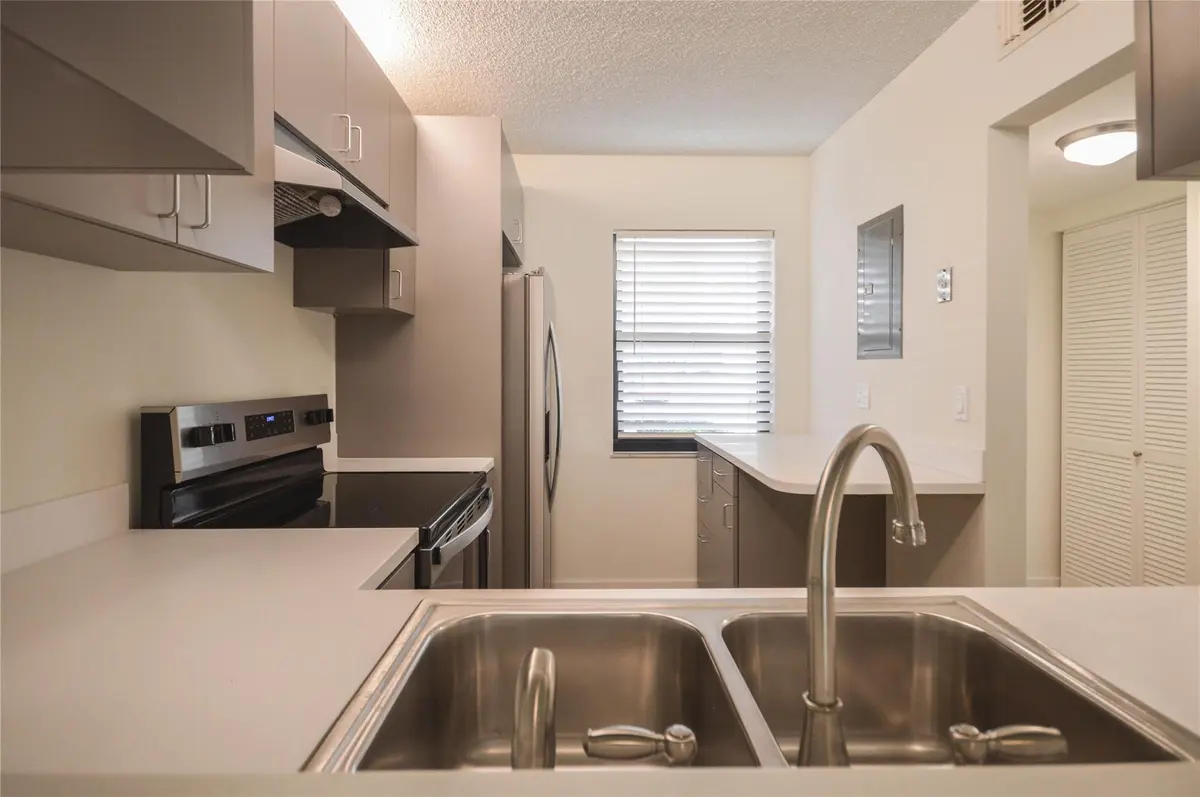 Photo 5 at 3151 SE Aster Lane 1301, Stuart