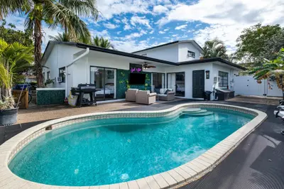1551 SE 23rd Avenue, Pompano Beach – Triplex for sale