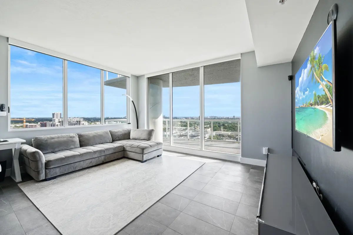Photo 4 at 315 NE 3rd Avenue 1907, Fort Lauderdale