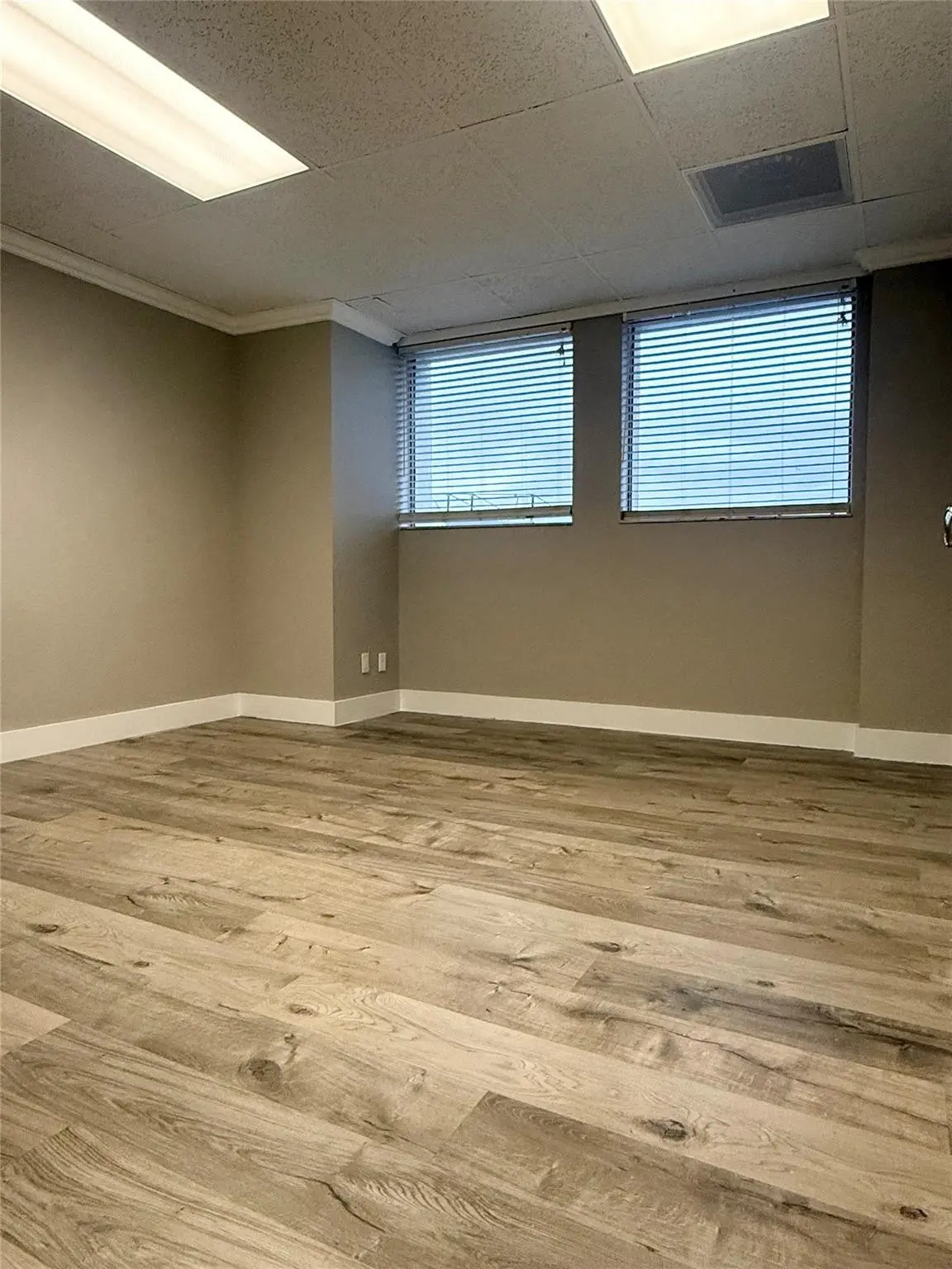 Photo 3 at 2425 50th Street 403, Fort Lauderdale