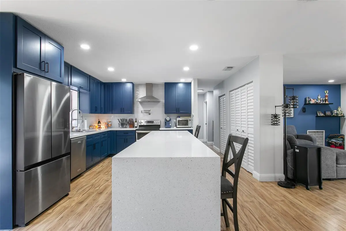Photo 8 at 846 Ramblewood Drive, Coral Springs