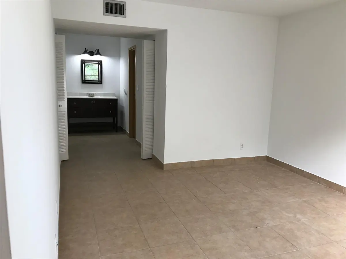 Photo 4 at 4394 NW 9th Avenue 21-3a, Deerfield Beach