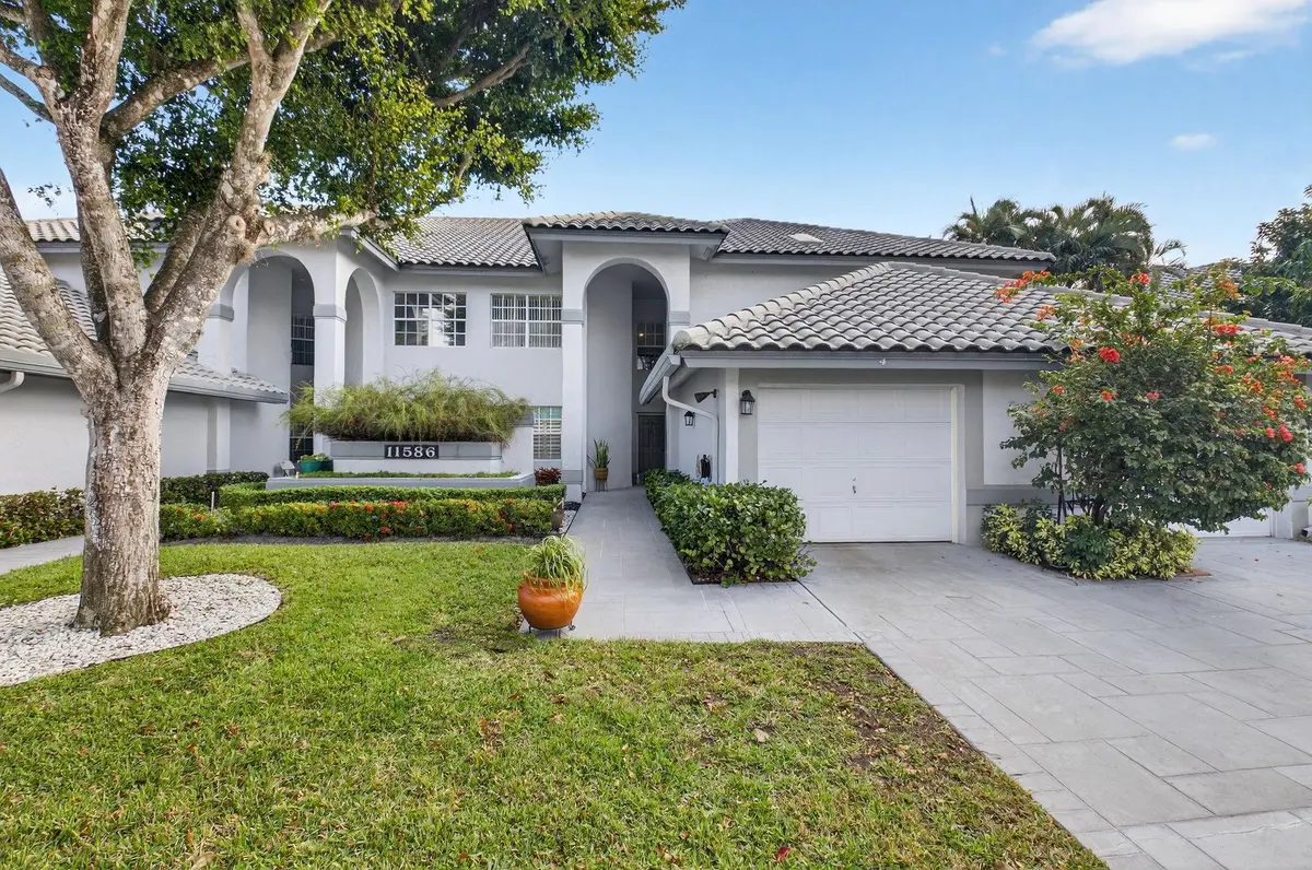 Photo 1 at 11586 Briarwood Circle 4, Boynton Beach
