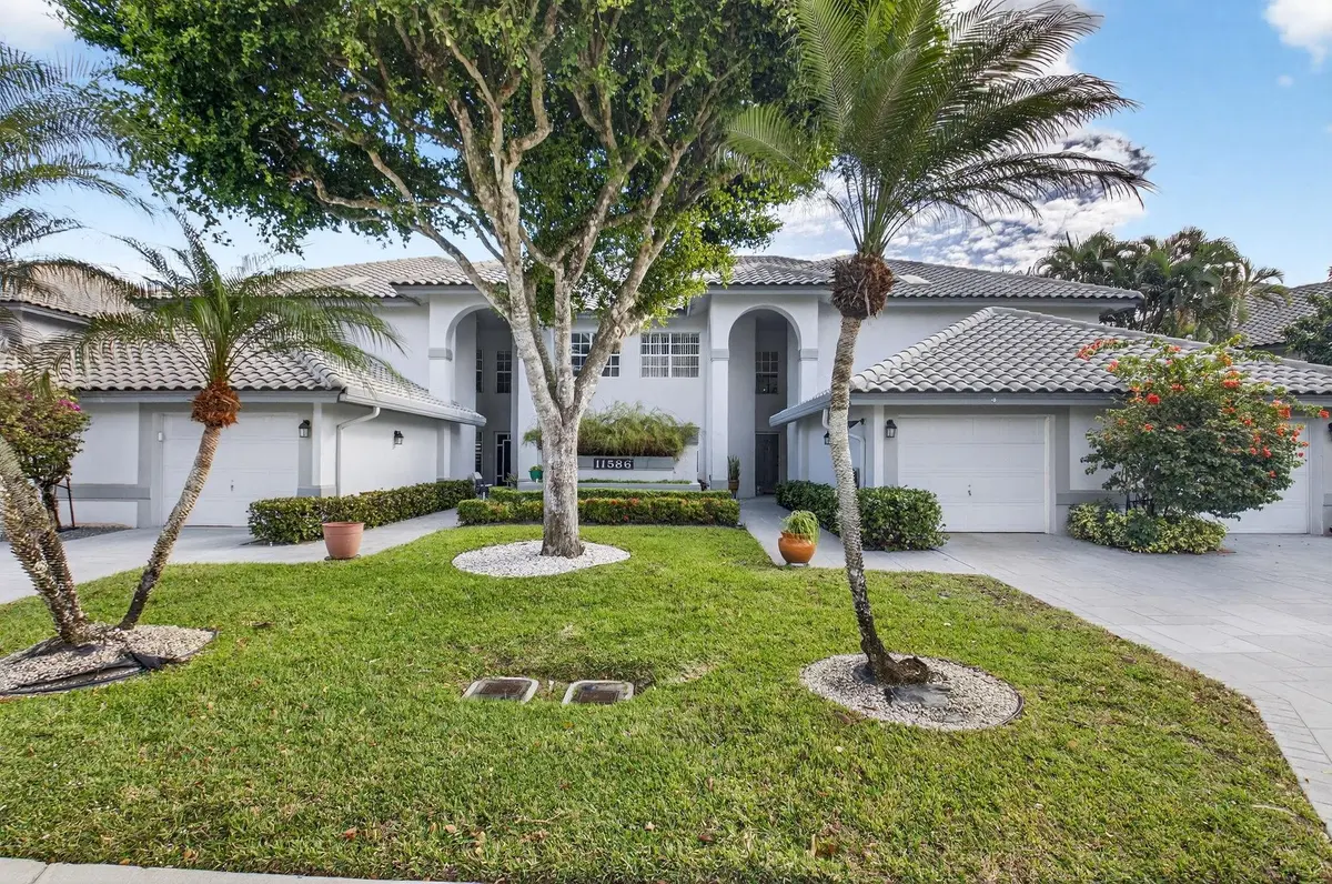 Photo 2 at 11586 Briarwood Circle 4, Boynton Beach