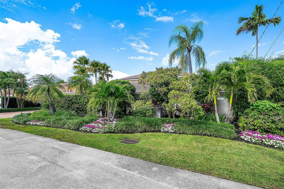 Photo 5 at 2855 NE 35th Street, Fort Lauderdale