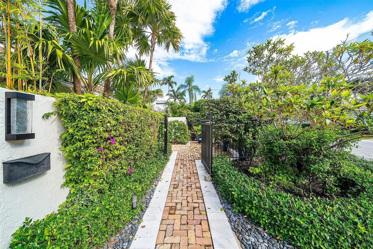 Photo 7 at 2855 NE 35th Street, Fort Lauderdale