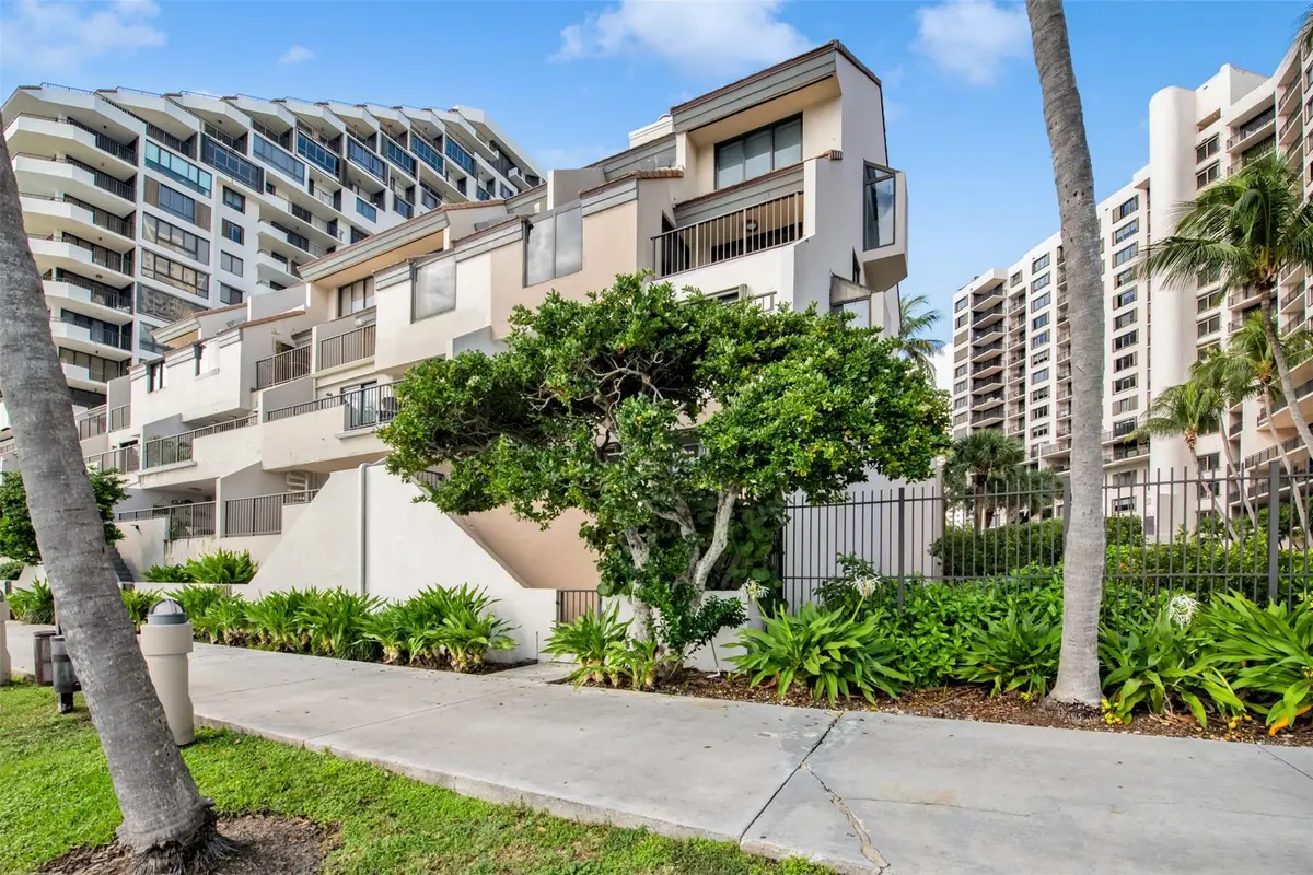 Photo 4 at 520 E Brickell Key Drive Bh25, Miami