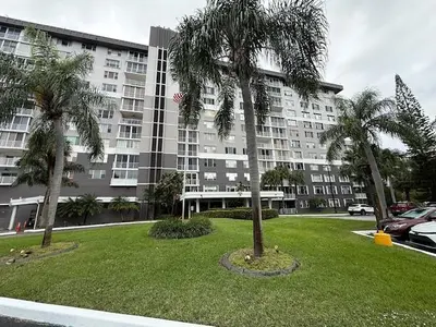 3850 Washington Street 703, Hollywood – sold