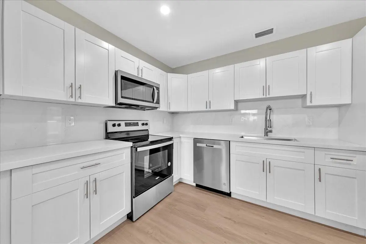 Photo 3 at 5324 NW 1st Avenue, Oakland Park