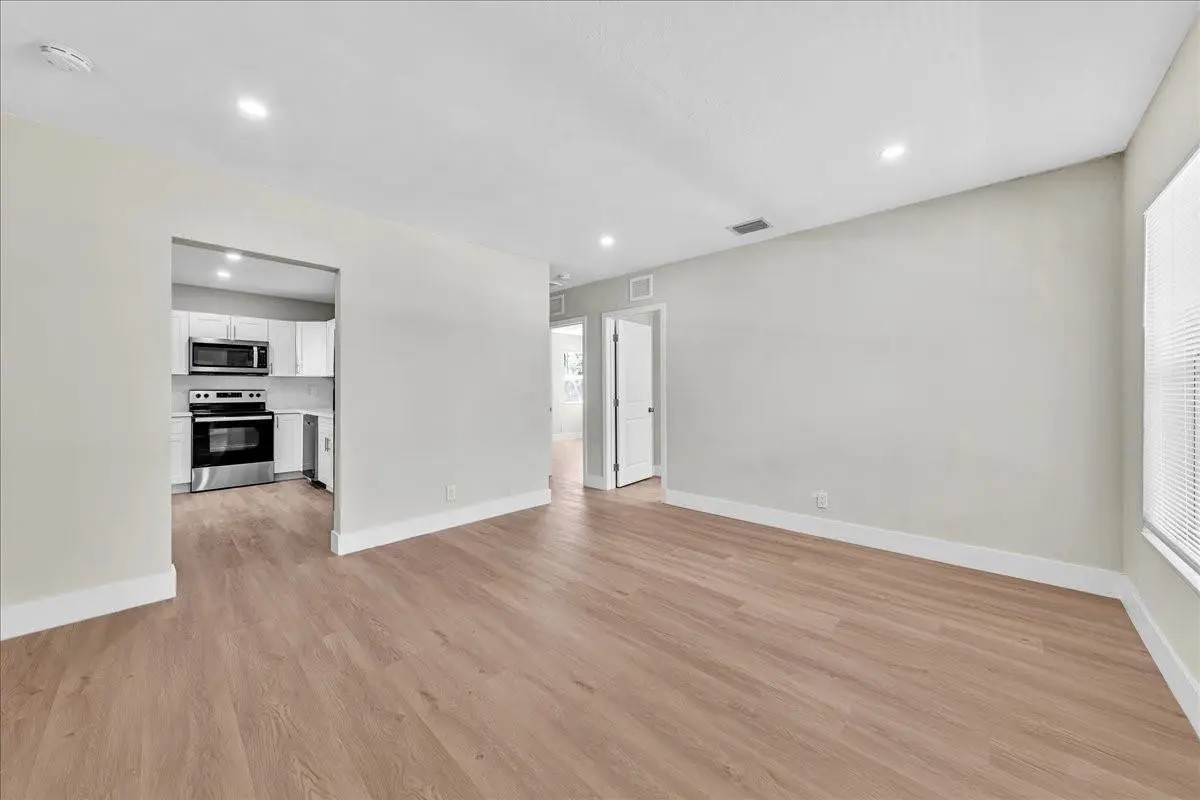 Photo 6 at 5324 NW 1st Avenue, Oakland Park