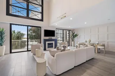 3100 NE 48th Street 304, Fort Lauderdale – sold