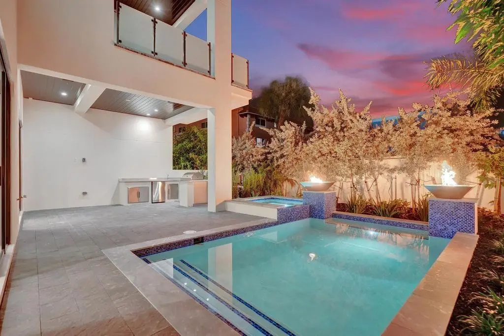 Photo 5 at 4524 Sea Grape Drive N, Lauderdale-By-The-Sea