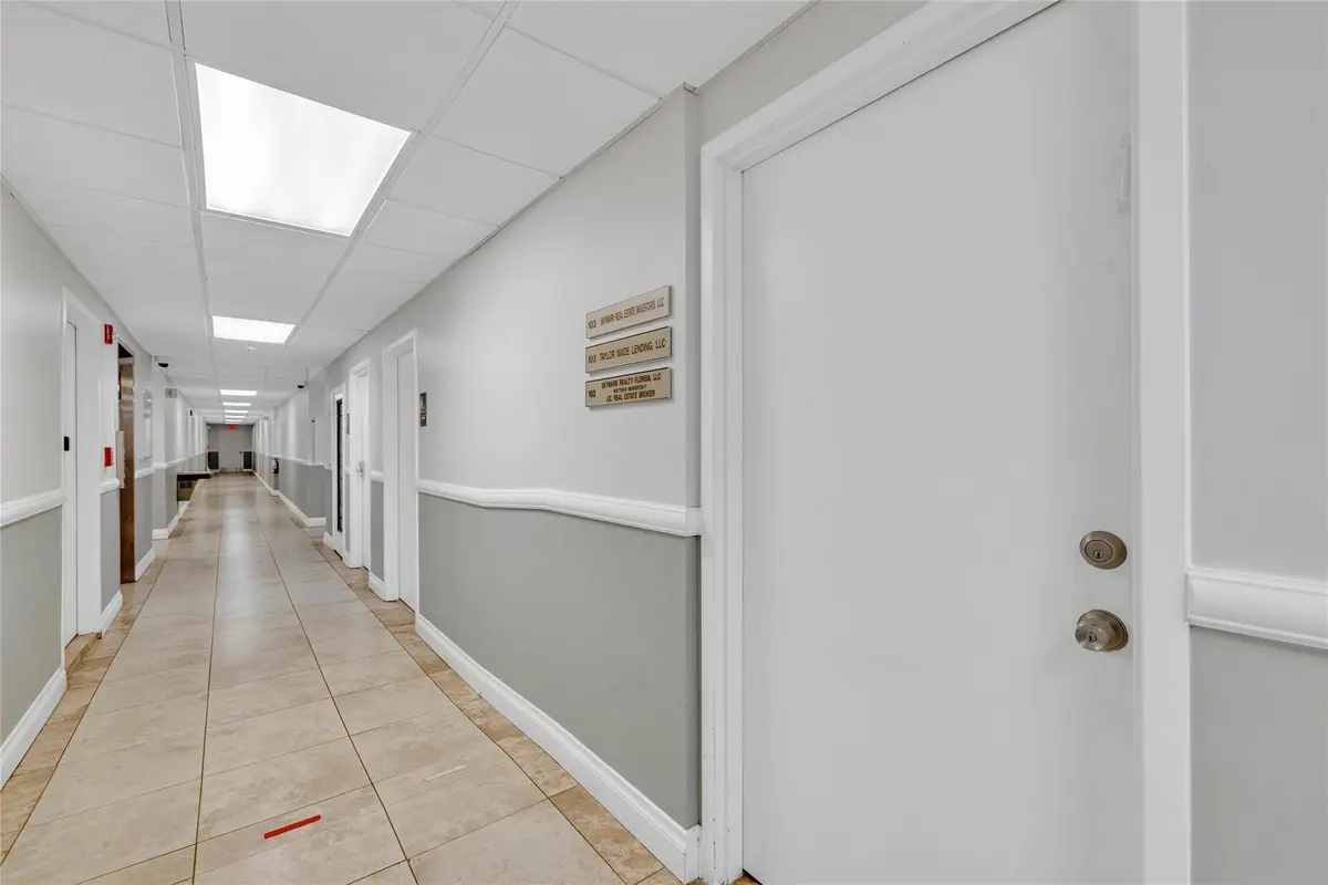 Photo 1 at 1400 E Oakland Park Boulevard 103, Oakland Park