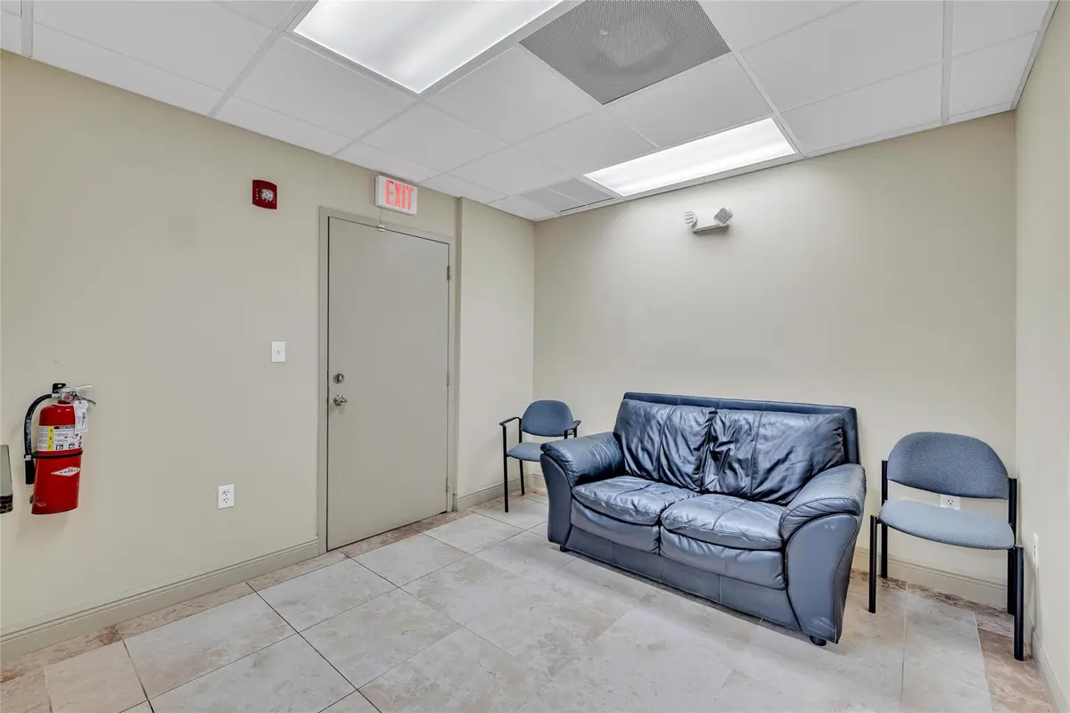 Photo 4 at 1400 E Oakland Park Boulevard 103, Oakland Park