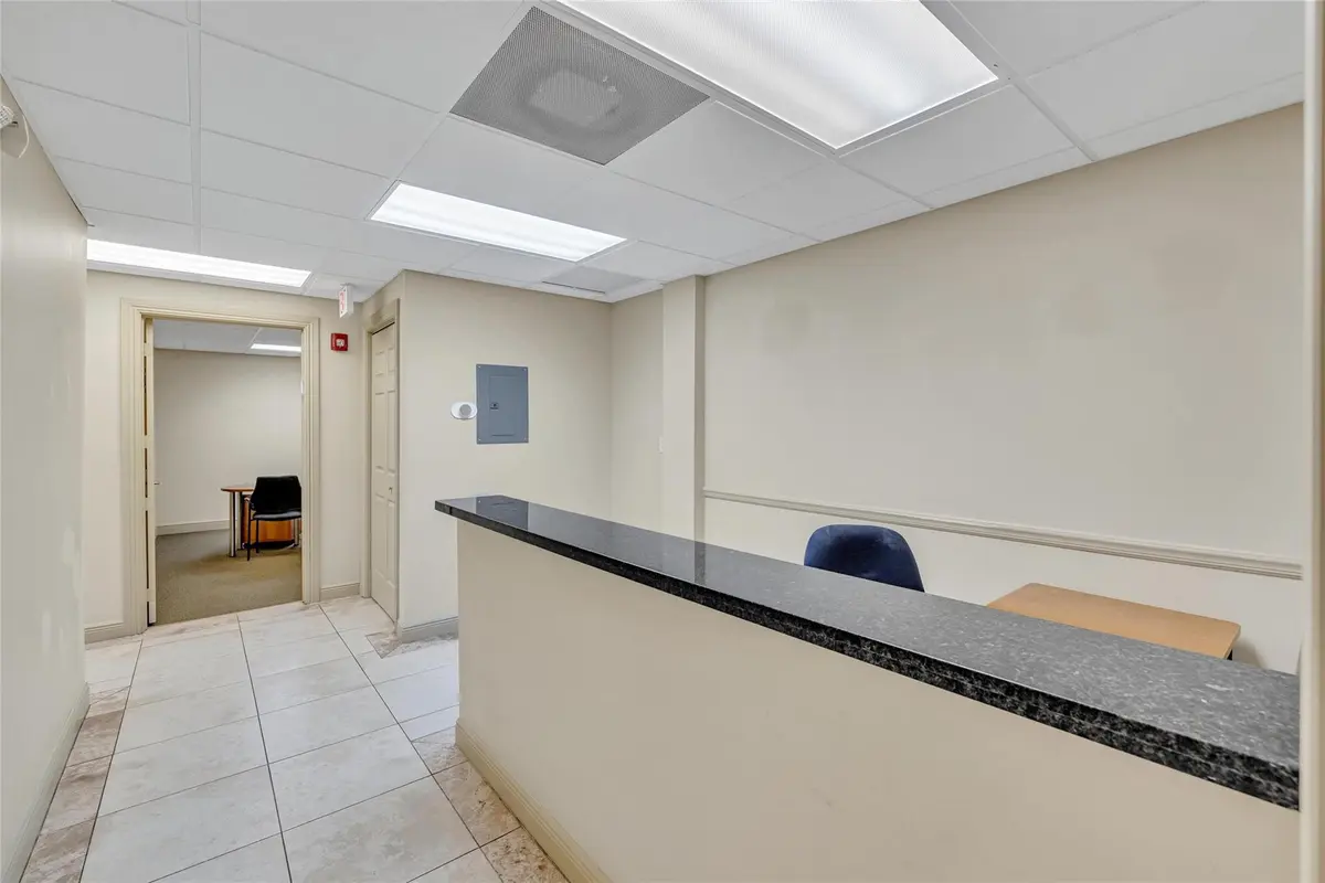 Photo 6 at 1400 E Oakland Park Boulevard 103, Oakland Park